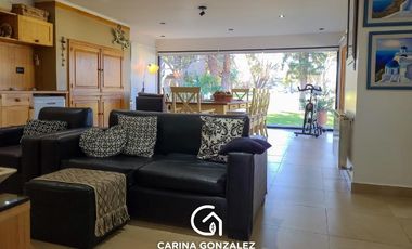 Casa en  Rincón Club de Campo con fondo de cancha, Neuquén Capital