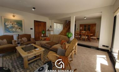 Casa en  Rincón Club de Campo con fondo de cancha, Neuquén Capital