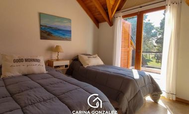 Casa en  Rincón Club de Campo con fondo de cancha, Neuquén Capital