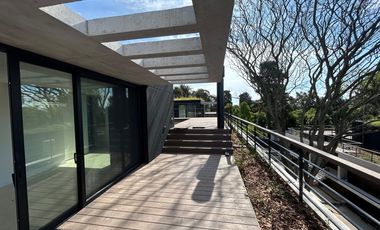 Excelente penthouse de 3 dormitorios a estrenar en alquiler, Anima Domi, con pileta propia
