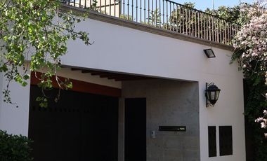 VENTA CASA EN BOSQUES DE LAS LOMAS ESPECTACULAR EN PRIVADA (R)