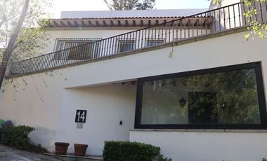 VENTA CASA EN BOSQUES DE LAS LOMAS ESPECTACULAR EN PRIVADA (R)