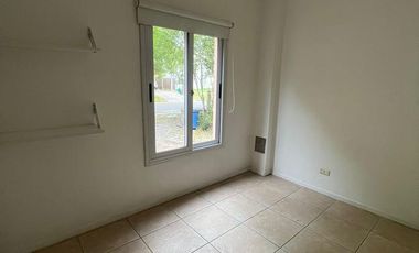 Casa en  Alquiler Anual con pileta en Santa Catalina Villanueva