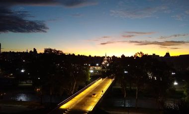Departamento con espectacular vista al centro cívico