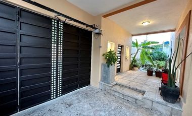 Se vende bonita casa en Colonia Itzimná a 3 cuadras de Paseo de Montejo.
