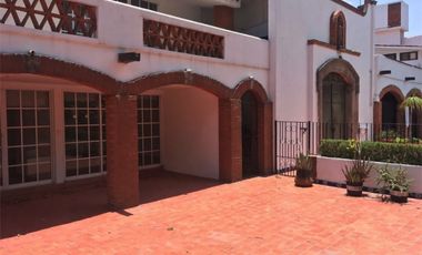 Casa Lomas de Tarango, Casa en condominio con amenidades, en venta