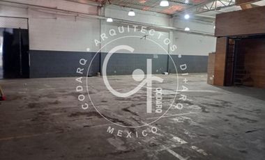 Renta de Bodega con Oficinas de 450m2 en Plaza Echegaray