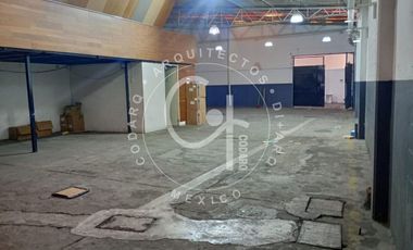Renta de Bodega con Oficinas de 450m2 en Plaza Echegaray