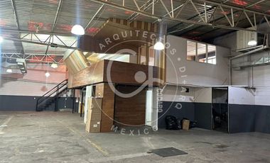 Renta de Bodega con Oficinas de 450m2 en Plaza Echegaray