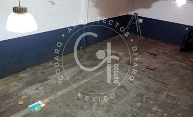 Renta de Bodega con Oficinas de 450m2 en Plaza Echegaray