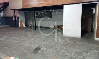 Renta de Bodega con Oficinas de 450m2 en Plaza Echegaray