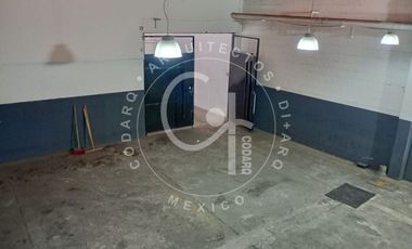 Renta de Bodega con Oficinas de 450m2 en Plaza Echegaray