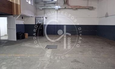 Renta de Bodega con Oficinas de 450m2 en Plaza Echegaray
