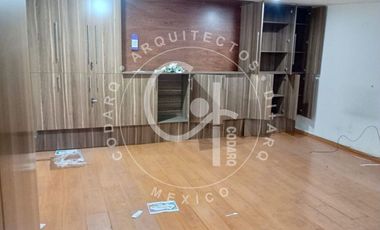 Renta de Bodega con Oficinas de 450m2 en Plaza Echegaray