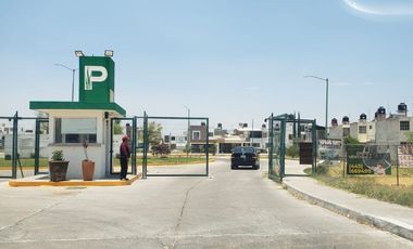 Casa en Fracc Prado, atrás de Plaza Prado Tarímbaro