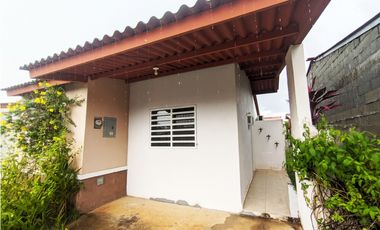 Se Vende Casa en Arboledas -La Chorrera (DR)