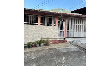 ¡OPORTUNIDAD ÚNICA! CASA REMODELADA EN ALTOS DEL CRISOL