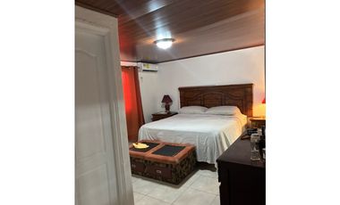 ¡OPORTUNIDAD ÚNICA! CASA REMODELADA EN ALTOS DEL CRISOL