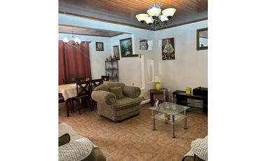 ¡OPORTUNIDAD ÚNICA! CASA REMODELADA EN ALTOS DEL CRISOL