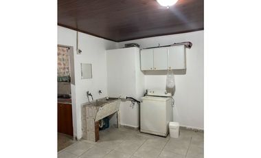 ¡OPORTUNIDAD ÚNICA! CASA REMODELADA EN ALTOS DEL CRISOL