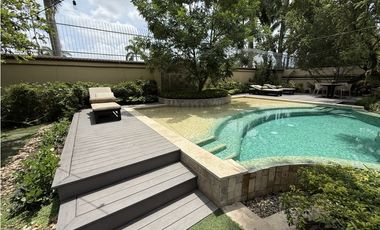 Balmoral, Costa del Este