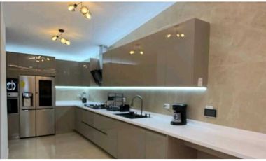 CASA EN ALTOS DE PANAM REMODELADA  AMOBLADA 4REC 4B 275M2