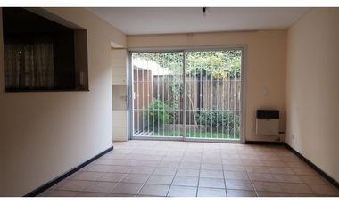DUPLEX 2 DORMITORIOS Y COCHERA EN ALQUILER - CIUDAD MENDOZA