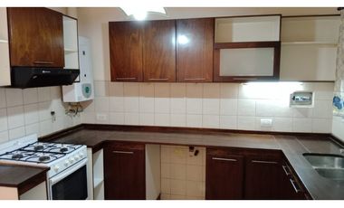 DUPLEX 2 DORMITORIOS Y COCHERA EN ALQUILER - CIUDAD MENDOZA