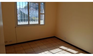 DUPLEX 2 DORMITORIOS Y COCHERA EN ALQUILER - CIUDAD MENDOZA