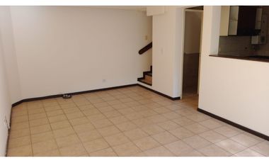 DUPLEX 2 DORMITORIOS Y COCHERA EN ALQUILER - CIUDAD MENDOZA