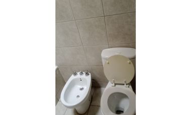 DUPLEX 2 DORMITORIOS Y COCHERA EN ALQUILER - CIUDAD MENDOZA