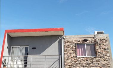 Hermosa casa sobre 2 terrenos en la mejor zona de Fontana