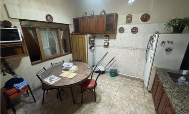 VENTA PH 3 AMB CON LAVADERO Y TERRAZA. CASTAÑARES 5400, V LUGANO. CABA