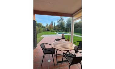 VENTA CASA QUINTA BARRIO HOSTERIA