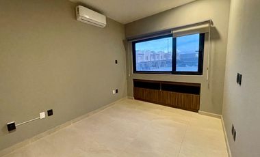 Linda Casa en Renta en Campanario Norte con Roof y Terreno excedente