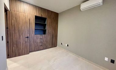 Linda Casa en Renta en Campanario Norte con Roof y Terreno excedente