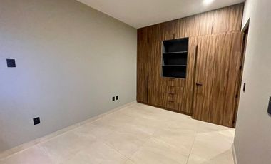 Linda Casa en Renta en Campanario Norte con Roof y Terreno excedente