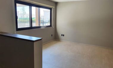 Linda Casa en Renta en Campanario Norte con Roof y Terreno excedente