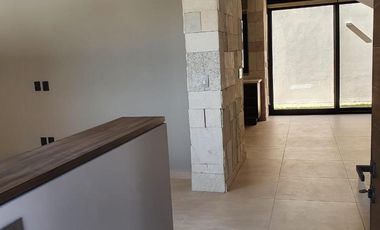 Linda Casa en Renta en Campanario Norte con Roof y Terreno excedente