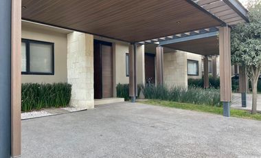 Linda Casa en Renta en Campanario Norte con Roof y Terreno excedente