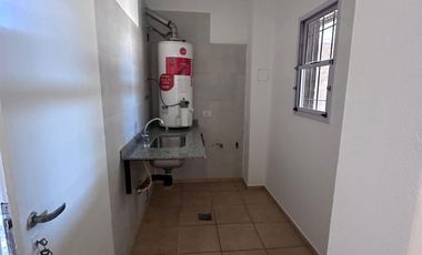 Dúplex en alquiler de 2 dormitorios c/ cochera en Maipú