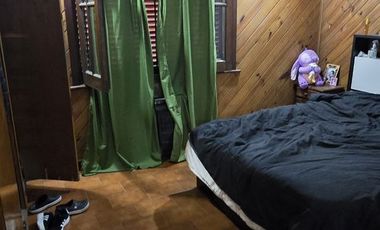 VENTA DE CASA 3 AMBIENTES - LUIS GUILLON - COCHERA - FONDO LIBRE