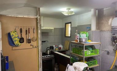 Casa en Venta en Santa Rosa paradero 22 y 1/2 una cuadra hacia cordillera. frente a Capilla Los Misioneros