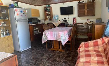 Casa en Venta en Santa Rosa paradero 22 y 1/2 una cuadra hacia cordillera. frente a Capilla Los Misioneros