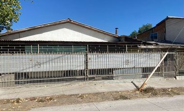 Casa en Venta en Santa Rosa paradero 22 y 1/2 una cuadra hacia cordillera. frente a Capilla Los Misioneros
