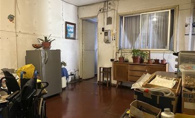 Casa en Venta en Propiedad Gran Terreno con Tres propiedades, Recoleta