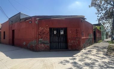 Casa en Venta en Propiedad Gran Terreno con Tres propiedades, Recoleta