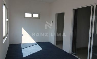 Residencial Santa Maria: Casa en venta con jardín, jacuzzi y terraza.