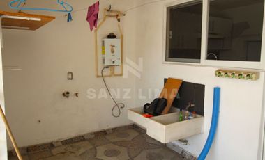Residencial Santa Maria: Casa en venta con jardín, jacuzzi y terraza.