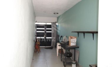 Residencial Santa Maria: Casa en venta con jardín, jacuzzi y terraza.